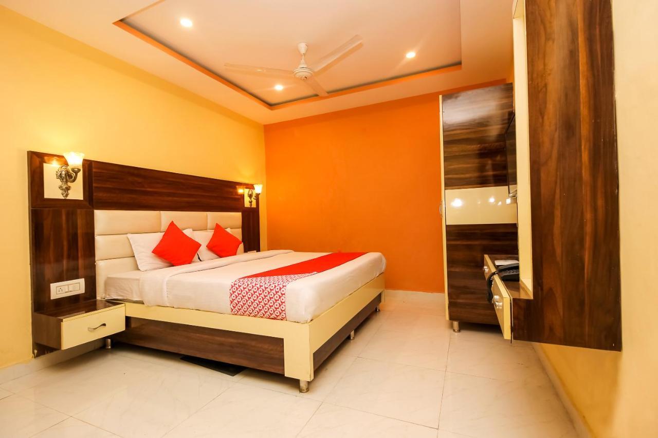 Oyo 10709 Hotel Sbt Visakhapatnam Ngoại thất bức ảnh