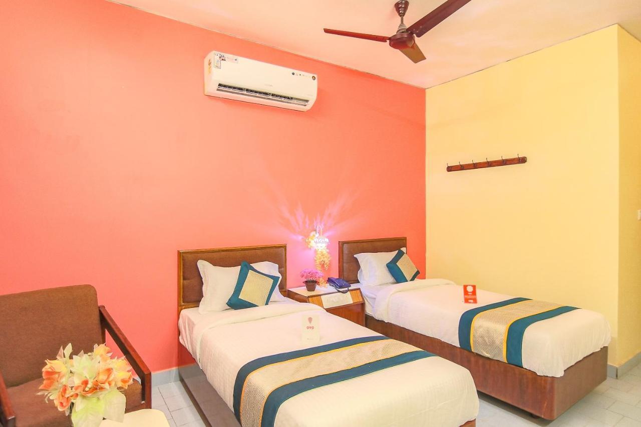 Oyo 10709 Hotel Sbt Visakhapatnam Ngoại thất bức ảnh